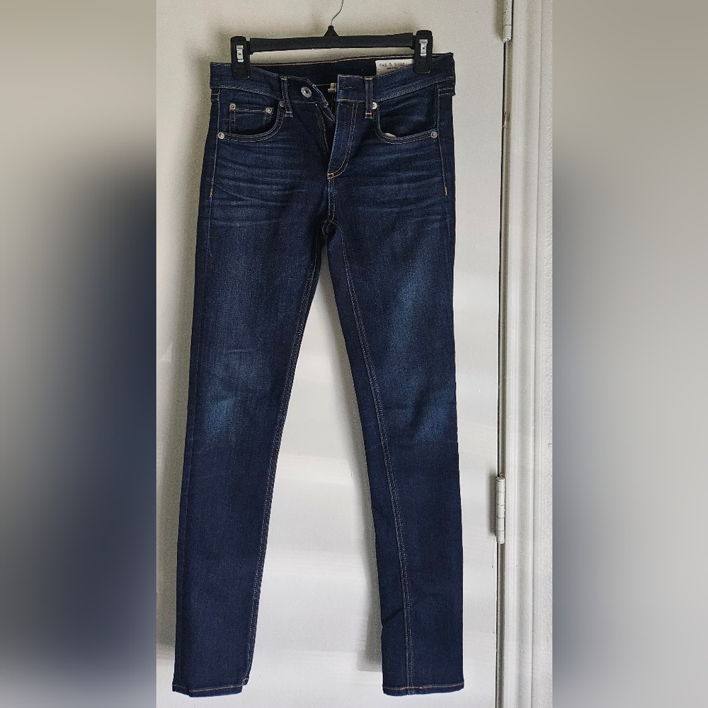 Skinny jeans